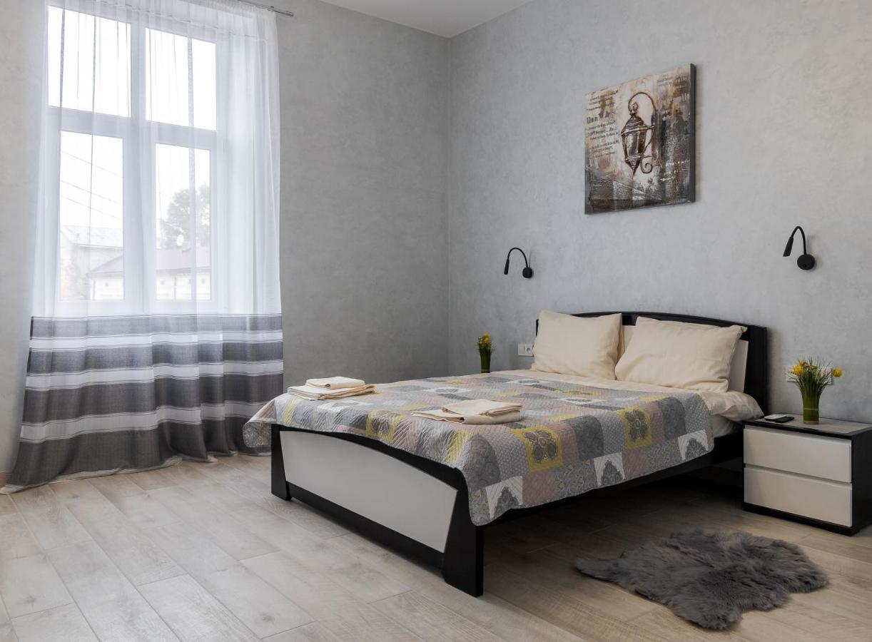 Golden Violin ! Apartments Lviv S エクステリア 写真